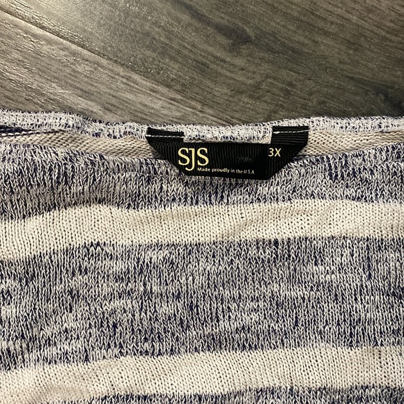 Plus size women’s 3x ligh striped white sweater with pearl crystal shoulders - Picture 3 of 3